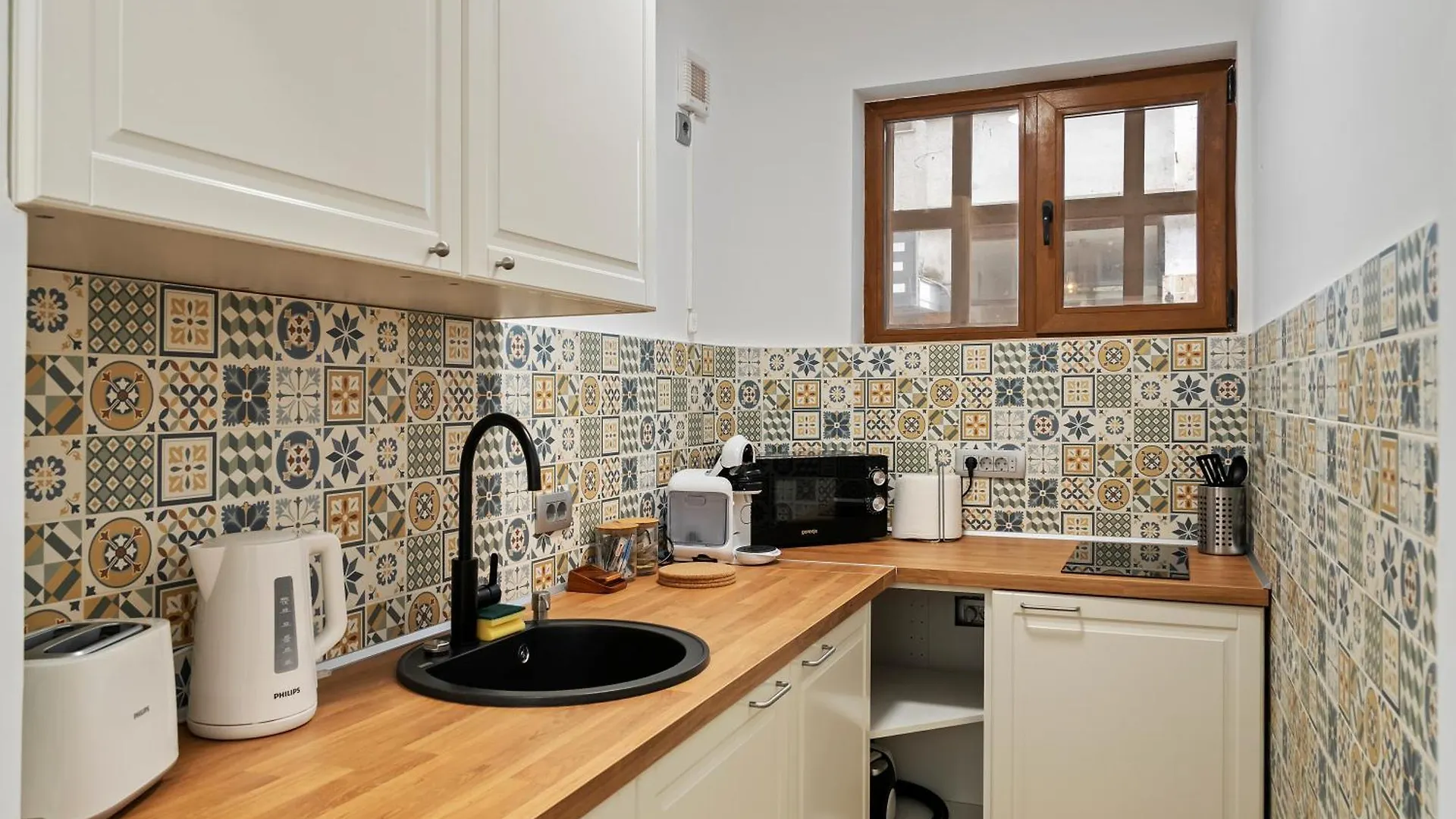 Apartment Brand New Studio Cismigiu Park Cti Bucharest Romania